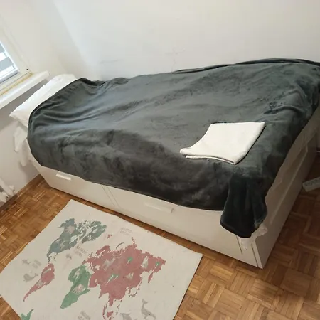 Konukevi Rondo Rataje - Ekonomia I Komfort! *