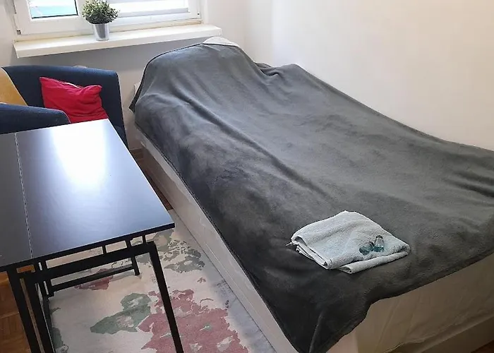 Rondo Rataje - Ekonomia I Komfort! بيت ضيافة بوزنان